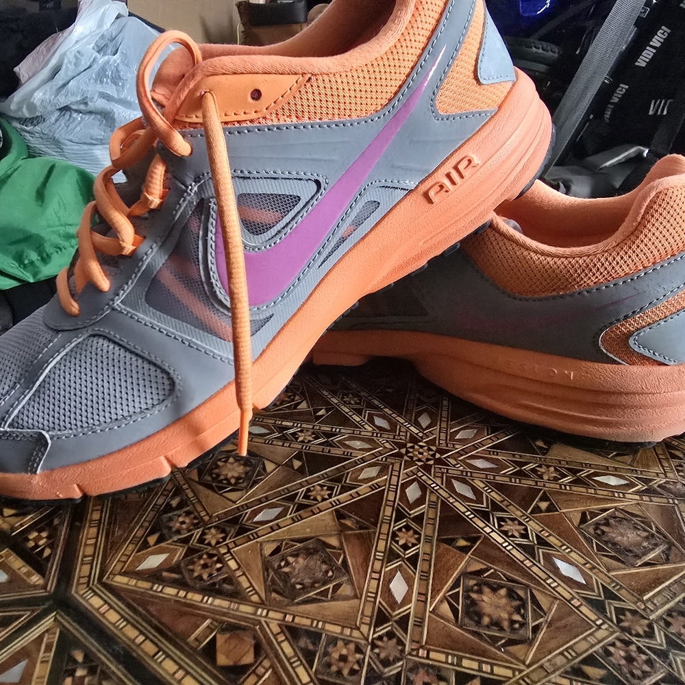 Nike AIR RELENTLESS 3 Women's Gray and Orange Running Shoes 10